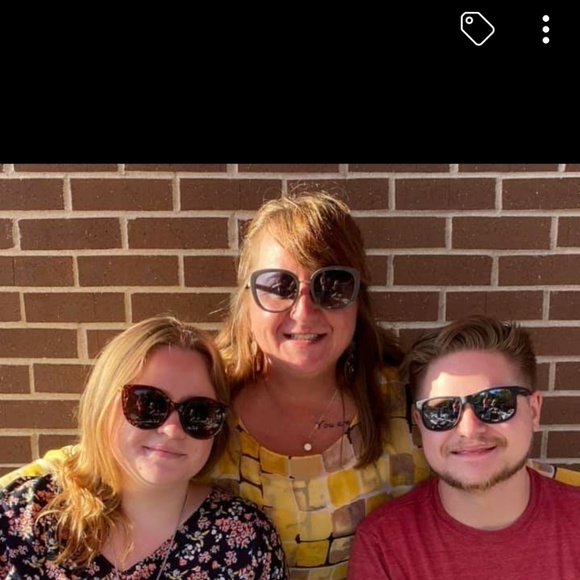 Meet your Posher, Jessica - Picture 2 of 2